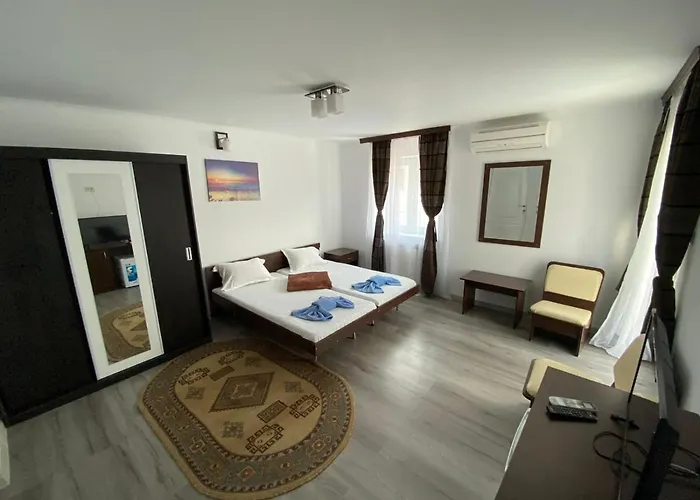 Cool Breeze - Mamaia Nord Гостевой дом Нэводари