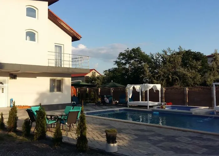 Cool Breeze - Mamaia Nord Гостевой дом 3*